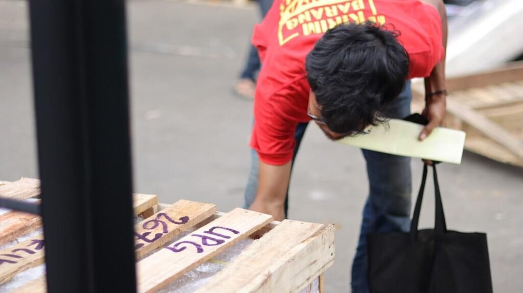 tim packing klik logistics