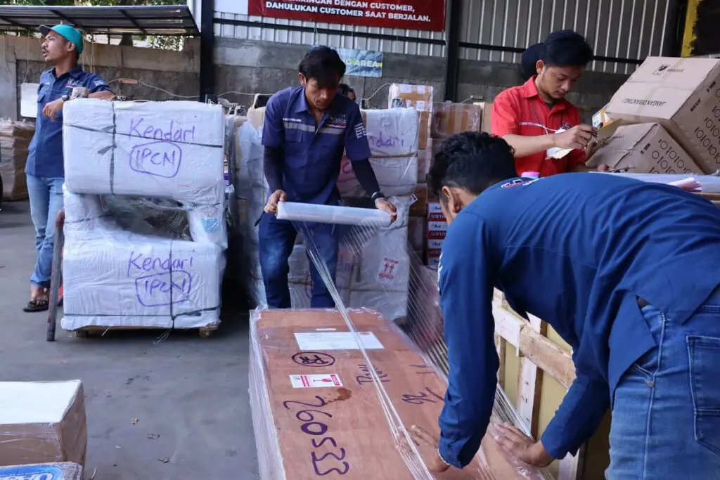 jasa ekspedisi murah tangerang ke sulawesi kliklogistics (1)