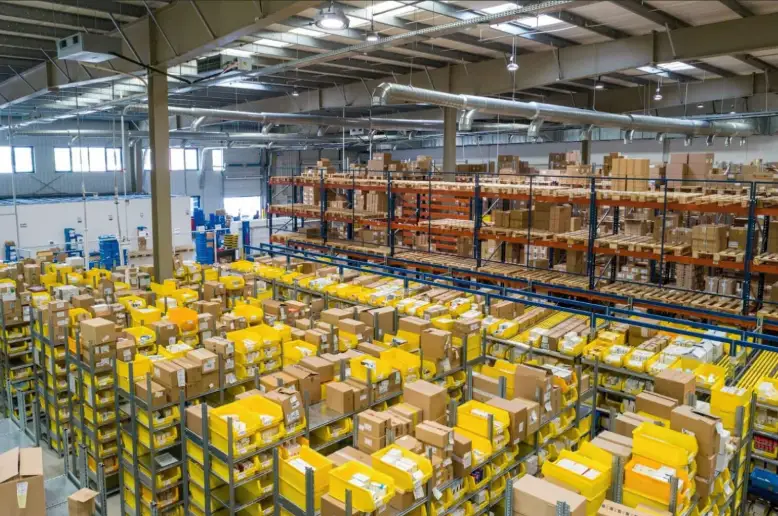 divisi logistik adalah